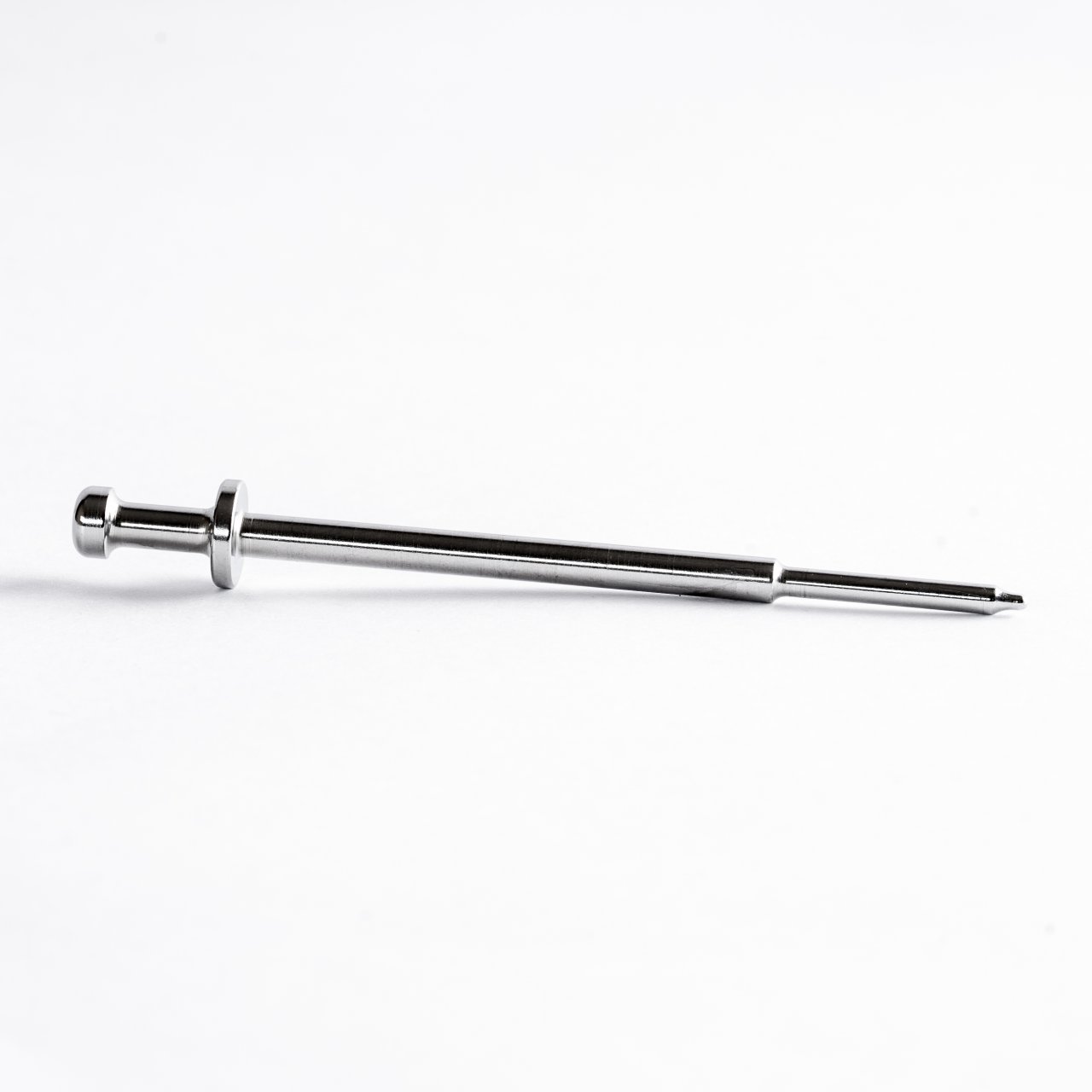 ударник на AR15 кал .223 CGNL ударник на AR15 кал .223