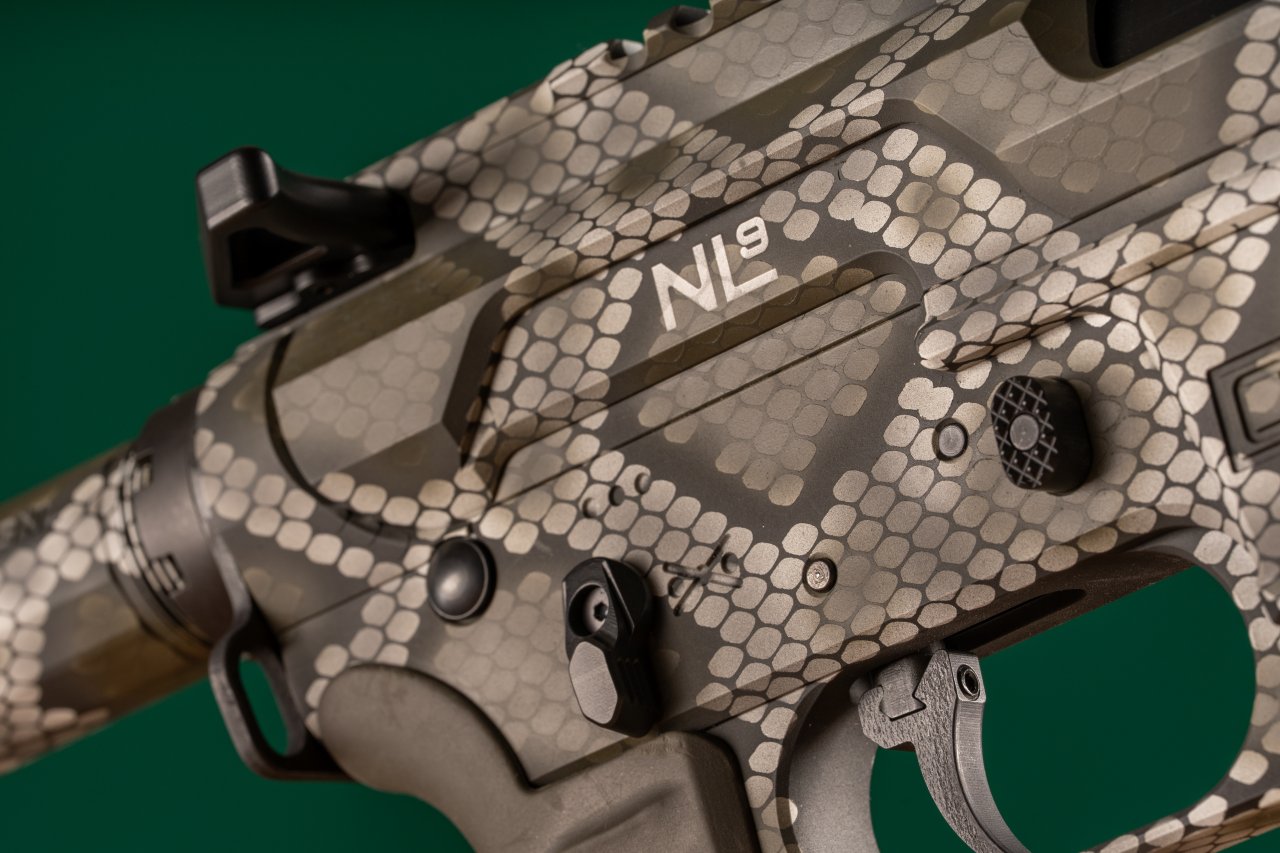 NL9